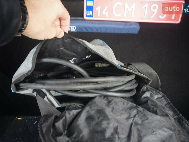 Черный Рено Зое, объемом двигателя 0 л и пробегом 45 тыс. км за 7555 $, фото 48 на Automoto.ua