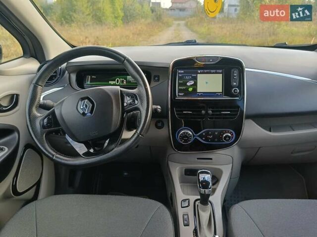 Черный Рено Зое, объемом двигателя 0 л и пробегом 99 тыс. км за 7550 $, фото 20 на Automoto.ua