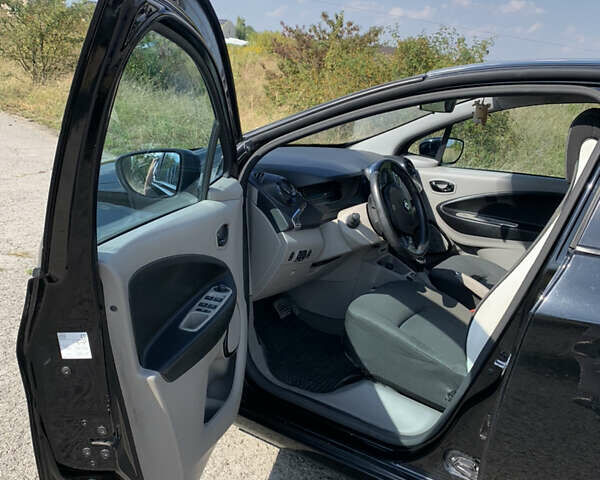 Черный Рено Зое, объемом двигателя 0 л и пробегом 86 тыс. км за 7500 $, фото 21 на Automoto.ua