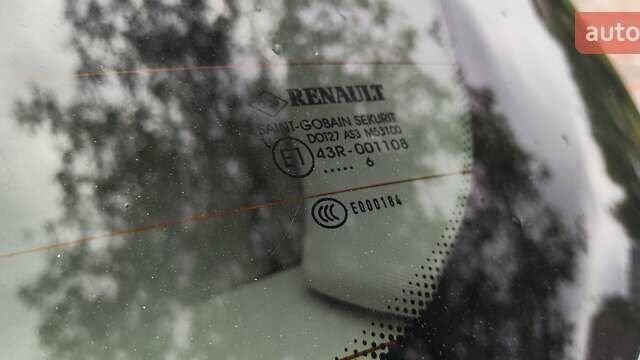 Черный Рено Зое, объемом двигателя 0 л и пробегом 97 тыс. км за 7650 $, фото 35 на Automoto.ua