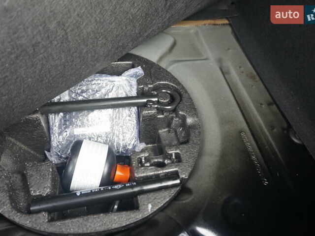 Черный Рено Зое, объемом двигателя 0 л и пробегом 45 тыс. км за 7555 $, фото 49 на Automoto.ua