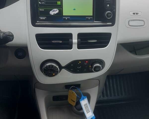 Чорний Рено Зое, об'ємом двигуна 0 л та пробігом 99 тис. км за 7350 $, фото 12 на Automoto.ua