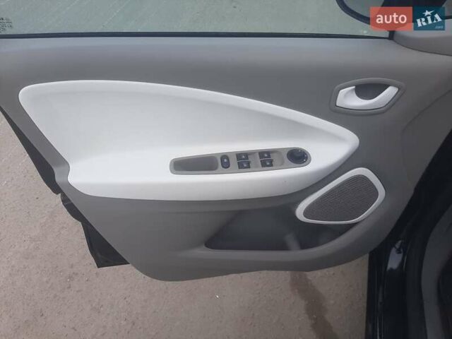 Чорний Рено Зое, об'ємом двигуна 0 л та пробігом 99 тис. км за 7350 $, фото 15 на Automoto.ua