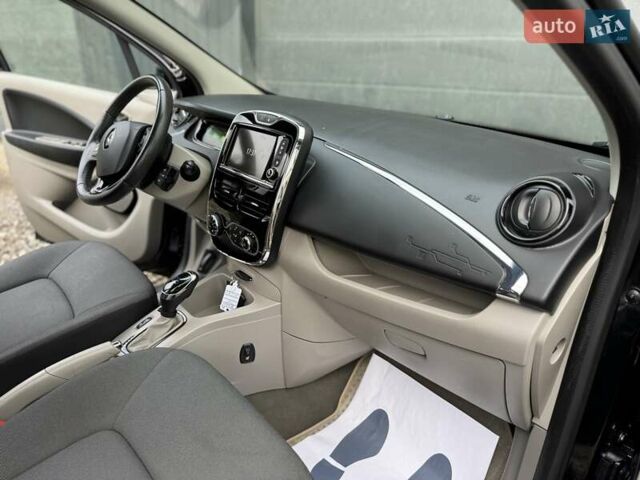 Чорний Рено Зое, об'ємом двигуна 0 л та пробігом 82 тис. км за 6300 $, фото 41 на Automoto.ua