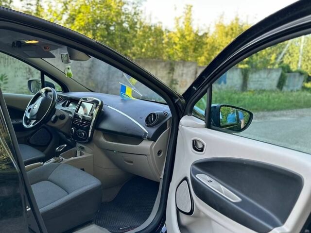 Черный Рено Зое, объемом двигателя 0 л и пробегом 87 тыс. км за 7500 $, фото 21 на Automoto.ua