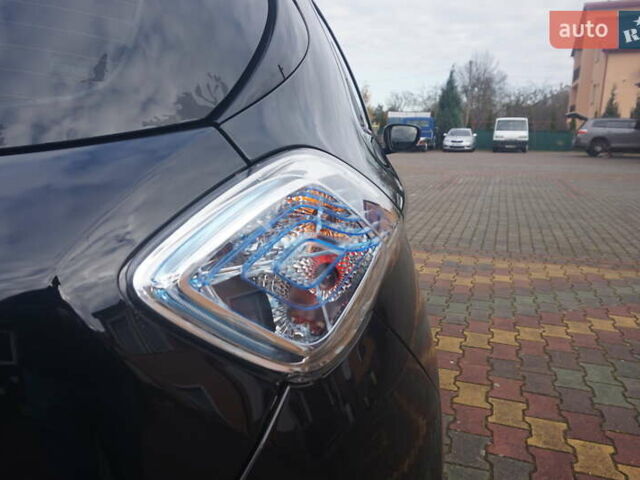 Черный Рено Зое, объемом двигателя 0 л и пробегом 45 тыс. км за 7555 $, фото 22 на Automoto.ua