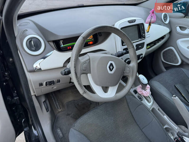 Черный Рено Зое, объемом двигателя 0 л и пробегом 92 тыс. км за 6600 $, фото 8 на Automoto.ua