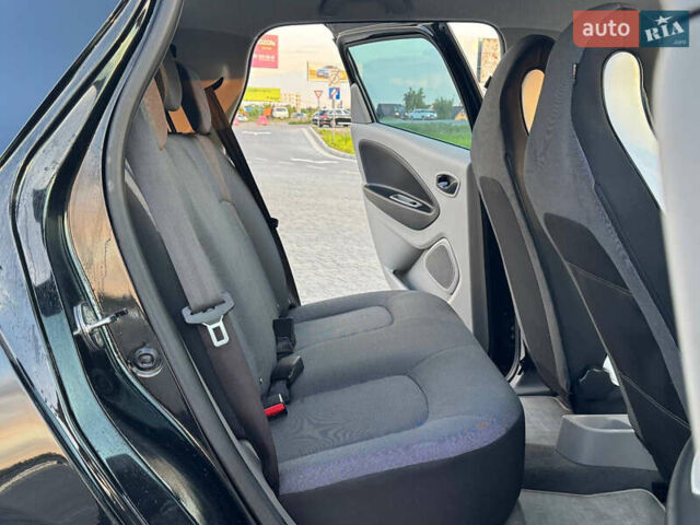Черный Рено Зое, объемом двигателя 0 л и пробегом 89 тыс. км за 6700 $, фото 27 на Automoto.ua
