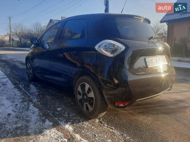 Черный Рено Зое, объемом двигателя 0 л и пробегом 99 тыс. км за 7250 $, фото 4 на Automoto.ua