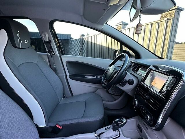 Чорний Рено Зое, об'ємом двигуна 0 л та пробігом 109 тис. км за 7800 $, фото 30 на Automoto.ua