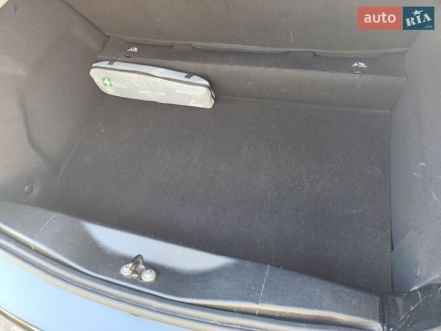 Черный Рено Зое, объемом двигателя 0 л и пробегом 69 тыс. км за 7200 $, фото 16 на Automoto.ua