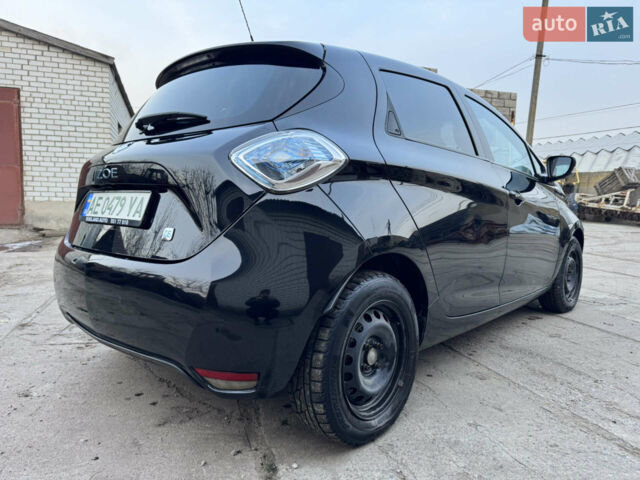 Черный Рено Зое, объемом двигателя 0 л и пробегом 92 тыс. км за 6600 $, фото 4 на Automoto.ua