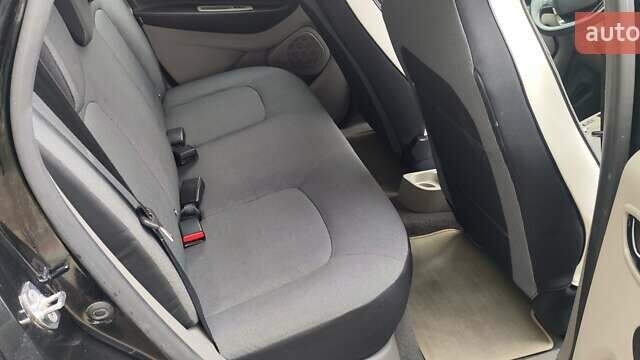 Черный Рено Зое, объемом двигателя 0 л и пробегом 97 тыс. км за 7650 $, фото 32 на Automoto.ua