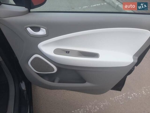 Чорний Рено Зое, об'ємом двигуна 0 л та пробігом 99 тис. км за 7350 $, фото 16 на Automoto.ua