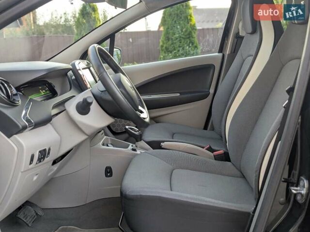 Черный Рено Зое, объемом двигателя 0 л и пробегом 57 тыс. км за 7700 $, фото 23 на Automoto.ua