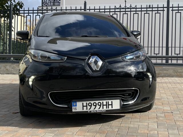 Черный Рено Зое, объемом двигателя 0 л и пробегом 120 тыс. км за 6777 $, фото 5 на Automoto.ua