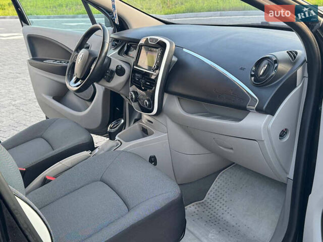 Черный Рено Зое, объемом двигателя 0 л и пробегом 89 тыс. км за 6700 $, фото 39 на Automoto.ua