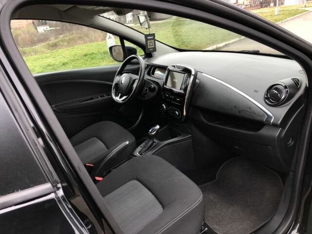 Чорний Рено Зое, об'ємом двигуна 0 л та пробігом 68 тис. км за 9500 $, фото 8 на Automoto.ua