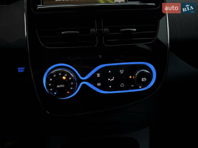 Черный Рено Зое, объемом двигателя 0 л и пробегом 46 тыс. км за 9700 $, фото 22 на Automoto.ua