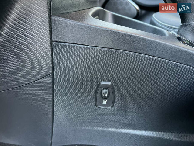 Чорний Рено Зое, об'ємом двигуна 0 л та пробігом 140 тис. км за 9200 $, фото 43 на Automoto.ua