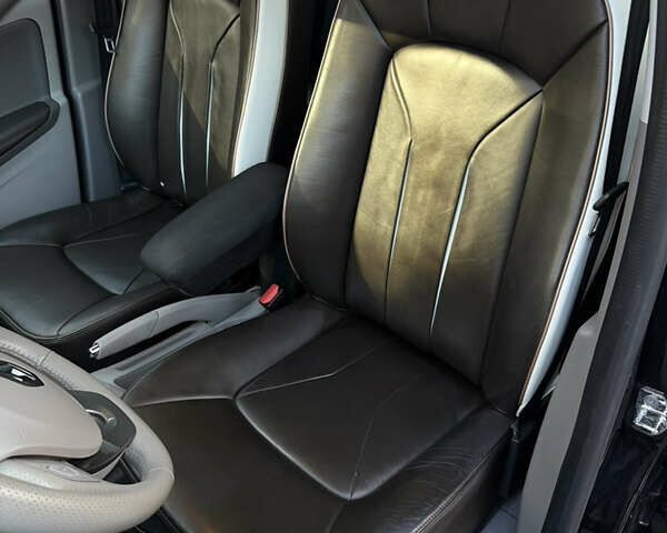 Чорний Рено Зое, об'ємом двигуна 0 л та пробігом 70 тис. км за 9999 $, фото 19 на Automoto.ua