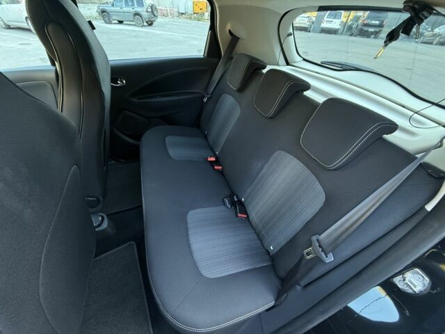 Черный Рено Зое, объемом двигателя 0 л и пробегом 21 тыс. км за 10318 $, фото 9 на Automoto.ua