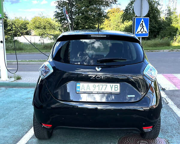 Черный Рено Зое, объемом двигателя 0 л и пробегом 98 тыс. км за 9500 $, фото 4 на Automoto.ua