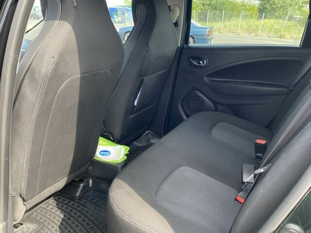 Чорний Рено Зое, об'ємом двигуна 0 л та пробігом 100 тис. км за 9800 $, фото 5 на Automoto.ua