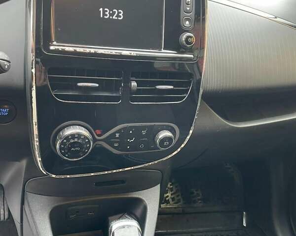 Чорний Рено Зое, об'ємом двигуна 0 л та пробігом 94 тис. км за 9700 $, фото 25 на Automoto.ua