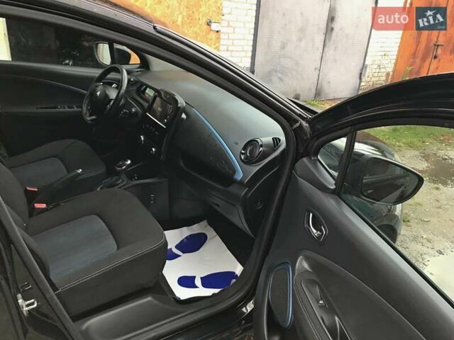 Черный Рено Зое, объемом двигателя 0 л и пробегом 59 тыс. км за 9985 $, фото 6 на Automoto.ua