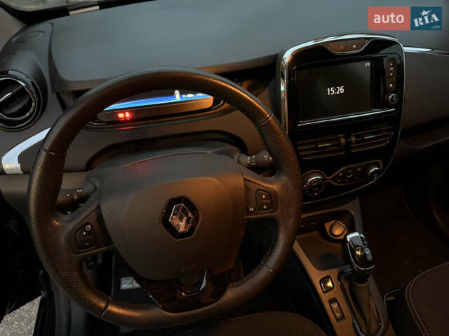 Черный Рено Зое, объемом двигателя 0 л и пробегом 46 тыс. км за 9700 $, фото 19 на Automoto.ua