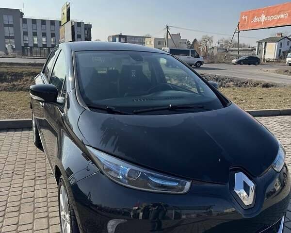 Черный Рено Зое, объемом двигателя 0 л и пробегом 141 тыс. км за 9000 $, фото 1 на Automoto.ua
