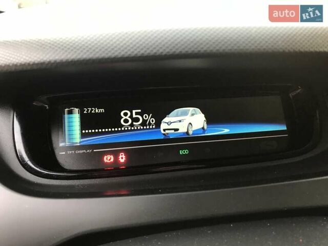 Черный Рено Зое, объемом двигателя 0 л и пробегом 59 тыс. км за 9985 $, фото 12 на Automoto.ua