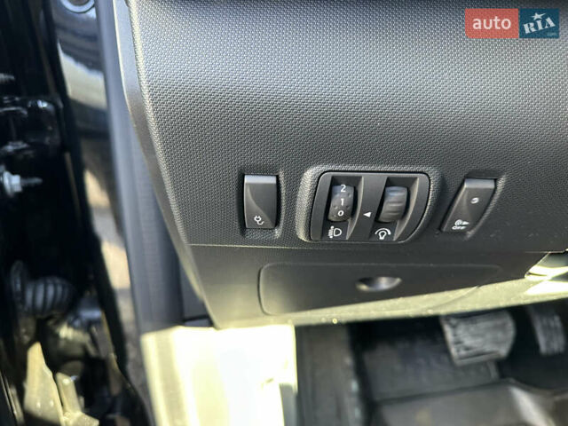 Черный Рено Зое, объемом двигателя 0 л и пробегом 152 тыс. км за 8700 $, фото 11 на Automoto.ua