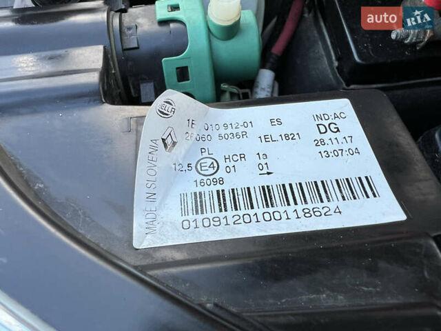 Чорний Рено Зое, об'ємом двигуна 0 л та пробігом 140 тис. км за 9200 $, фото 86 на Automoto.ua