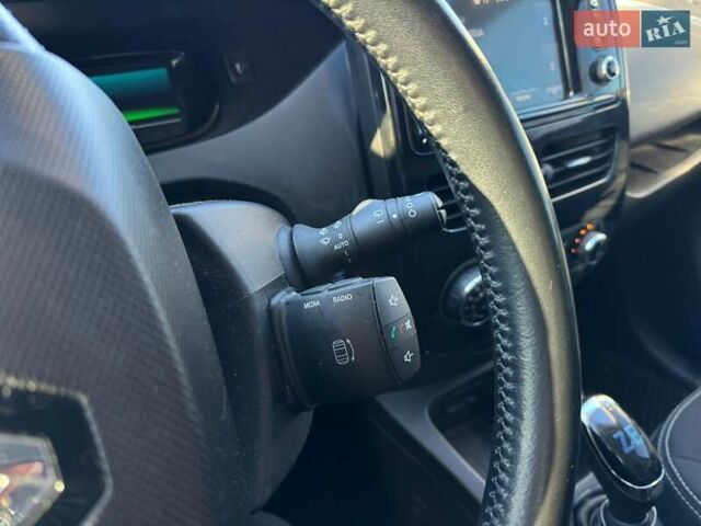 Чорний Рено Зое, об'ємом двигуна 0 л та пробігом 117 тис. км за 9700 $, фото 12 на Automoto.ua