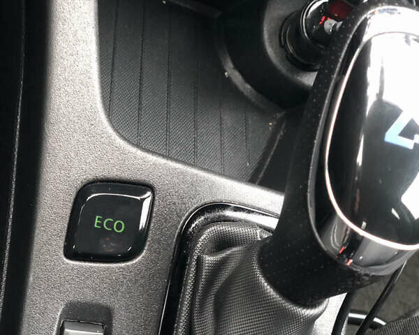 Чорний Рено Зое, об'ємом двигуна 0 л та пробігом 68 тис. км за 9450 $, фото 39 на Automoto.ua