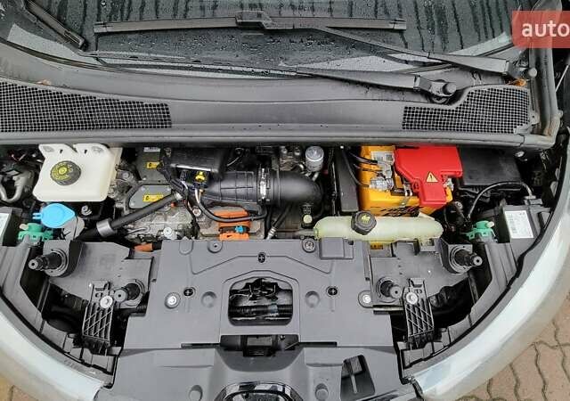 Чорний Рено Зое, об'ємом двигуна 0 л та пробігом 122 тис. км за 9000 $, фото 4 на Automoto.ua