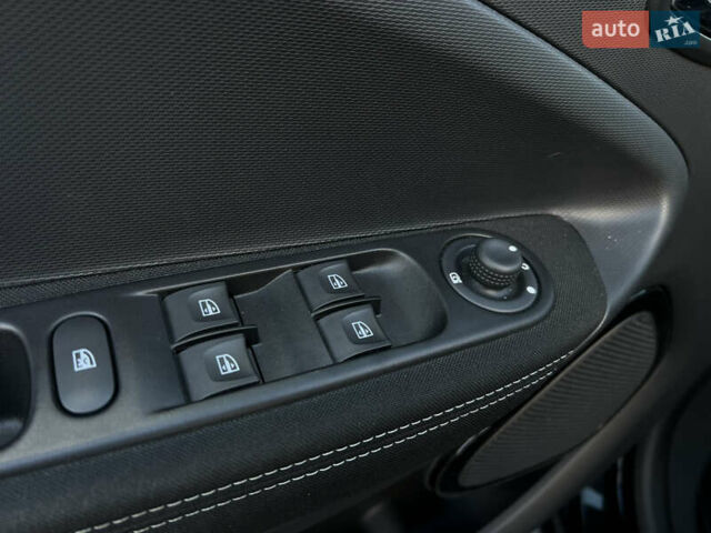 Чорний Рено Зое, об'ємом двигуна 0 л та пробігом 140 тис. км за 9200 $, фото 44 на Automoto.ua