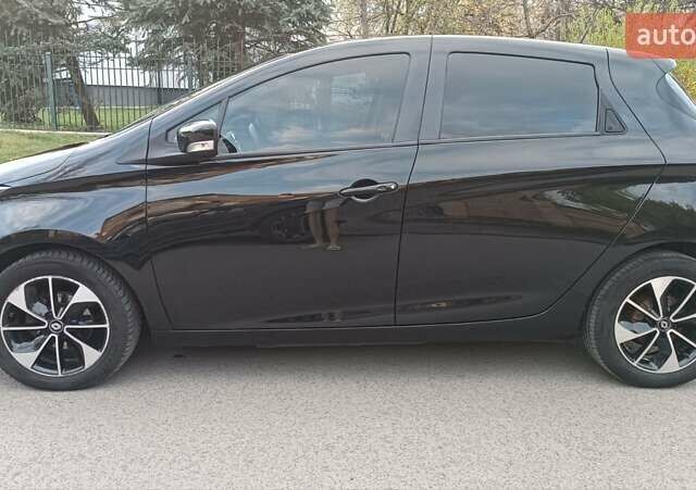 Черный Рено Зое, объемом двигателя 0 л и пробегом 174 тыс. км за 8000 $, фото 4 на Automoto.ua