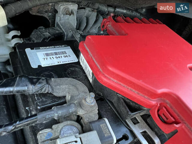 Чорний Рено Зое, об'ємом двигуна 0 л та пробігом 140 тис. км за 9200 $, фото 88 на Automoto.ua