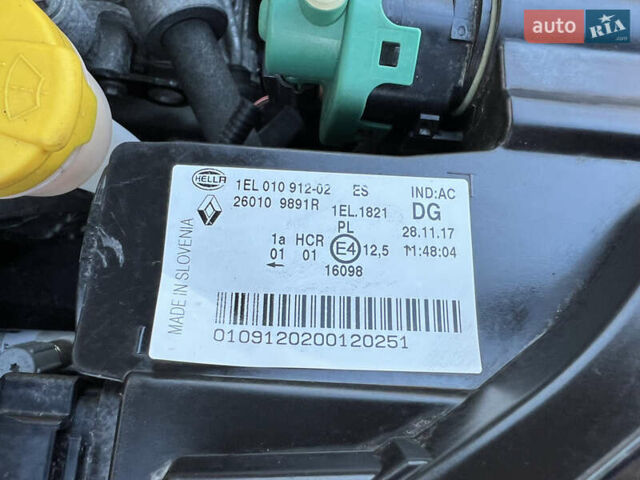 Чорний Рено Зое, об'ємом двигуна 0 л та пробігом 140 тис. км за 9200 $, фото 85 на Automoto.ua