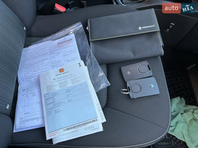 Чорний Рено Зое, об'ємом двигуна 0 л та пробігом 140 тис. км за 9200 $, фото 91 на Automoto.ua