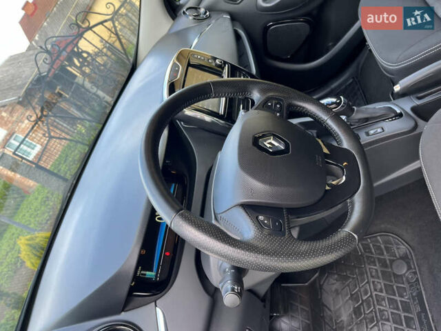 Черный Рено Зое, объемом двигателя 0 л и пробегом 91 тыс. км за 9150 $, фото 37 на Automoto.ua