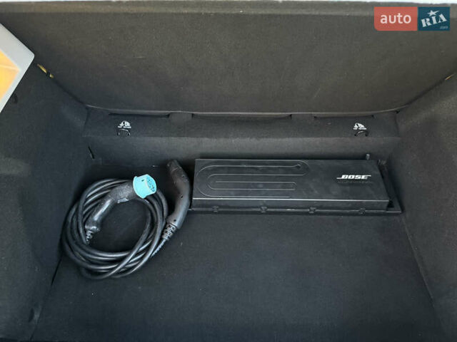 Чорний Рено Зое, об'ємом двигуна 0 л та пробігом 70 тис. км за 9999 $, фото 32 на Automoto.ua