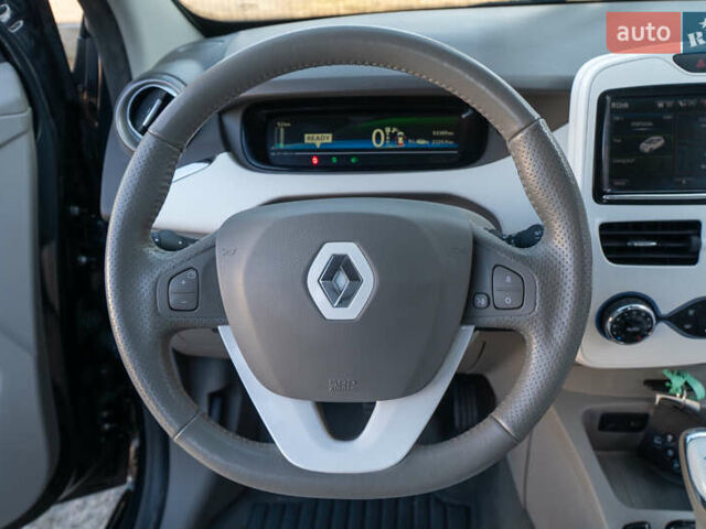 Черный Рено Зое, объемом двигателя 0 л и пробегом 93 тыс. км за 9300 $, фото 17 на Automoto.ua