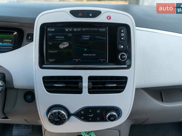 Черный Рено Зое, объемом двигателя 0 л и пробегом 93 тыс. км за 9300 $, фото 15 на Automoto.ua
