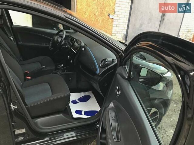 Черный Рено Зое, объемом двигателя 0 л и пробегом 59 тыс. км за 9985 $, фото 8 на Automoto.ua