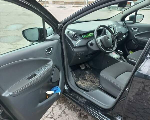 Чорний Рено Зое, об'ємом двигуна 0 л та пробігом 138 тис. км за 9999 $, фото 10 на Automoto.ua