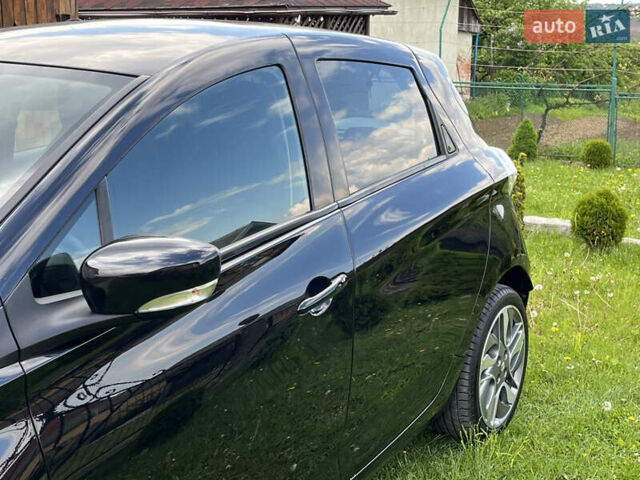 Черный Рено Зое, объемом двигателя 0 л и пробегом 91 тыс. км за 9150 $, фото 22 на Automoto.ua
